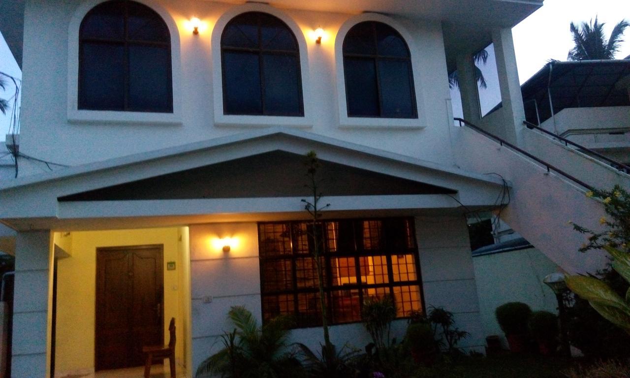 Vintage Inn Kochi Esterno foto
